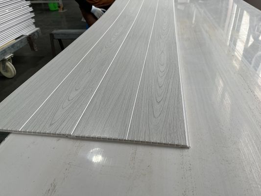 Langit-langit PVC tahan noda Mudah dipasang dan permukaan halus